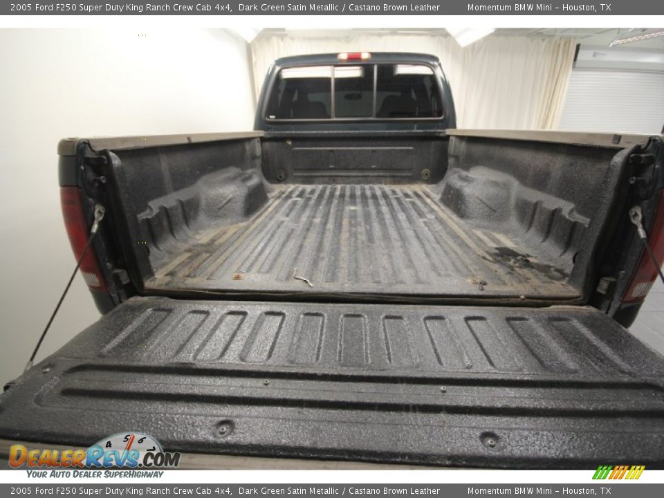 2005 Ford F250 Super Duty King Ranch Crew Cab 4x4 Dark Green Satin Metallic / Castano Brown Leather Photo #32