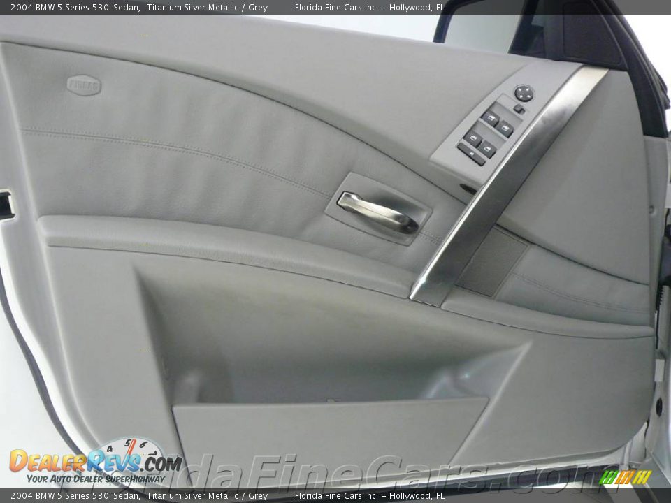 2004 BMW 5 Series 530i Sedan Titanium Silver Metallic / Grey Photo #11