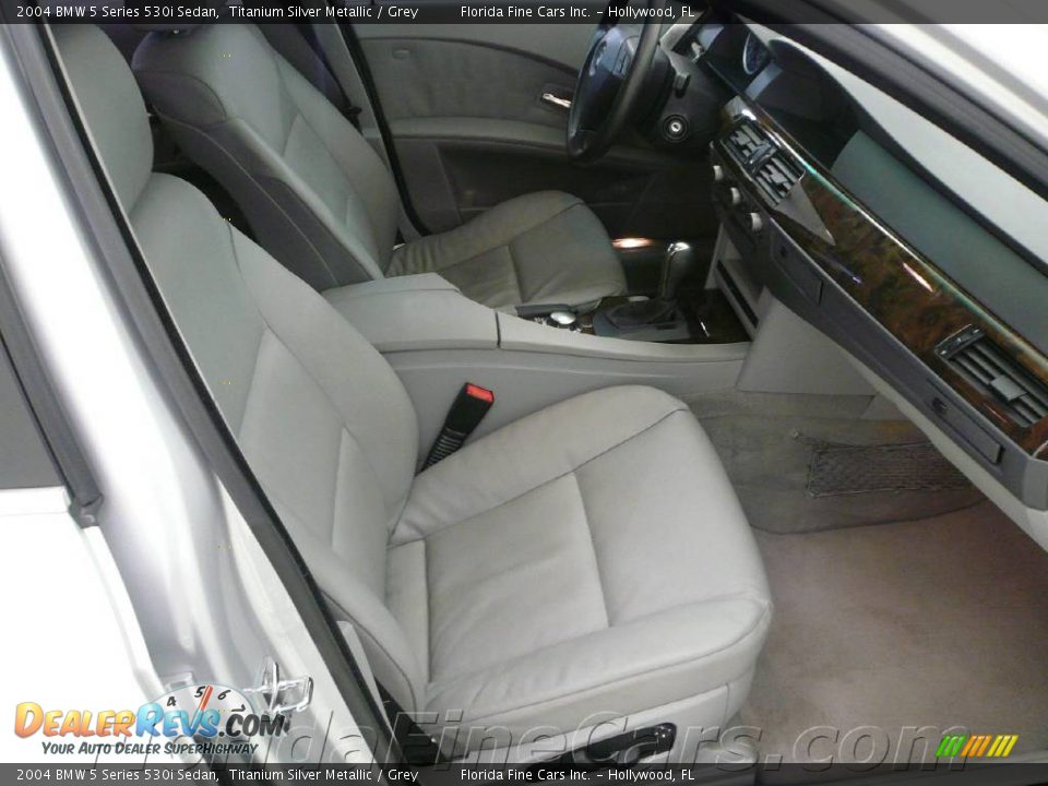 2004 BMW 5 Series 530i Sedan Titanium Silver Metallic / Grey Photo #13