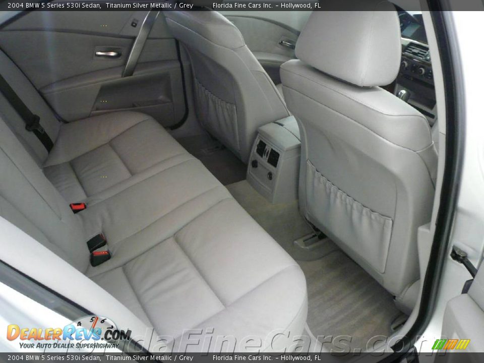 2004 BMW 5 Series 530i Sedan Titanium Silver Metallic / Grey Photo #15