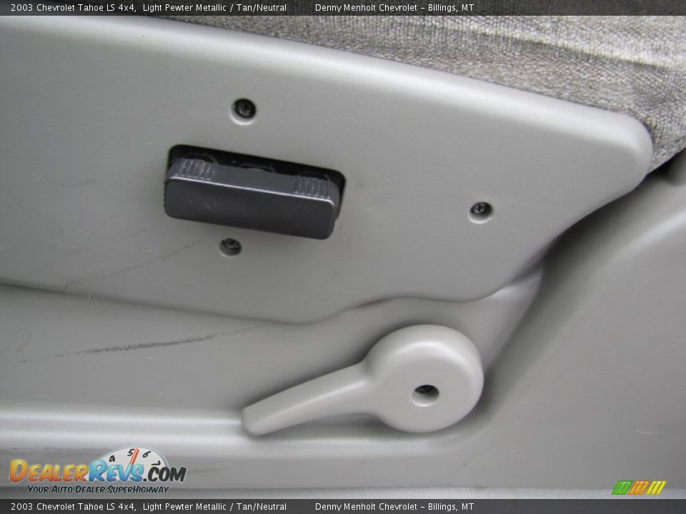 2003 Chevrolet Tahoe LS 4x4 Light Pewter Metallic / Tan/Neutral Photo #12
