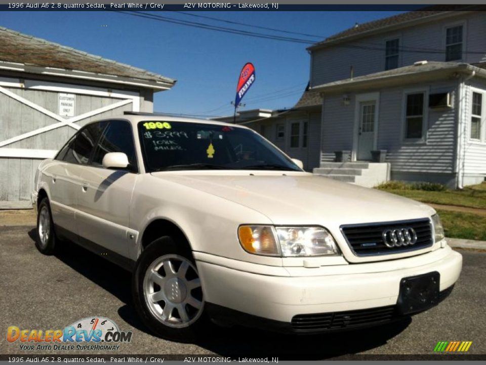 1996 Audi A6 2.8 quattro Sedan Pearl White / Grey Photo #1