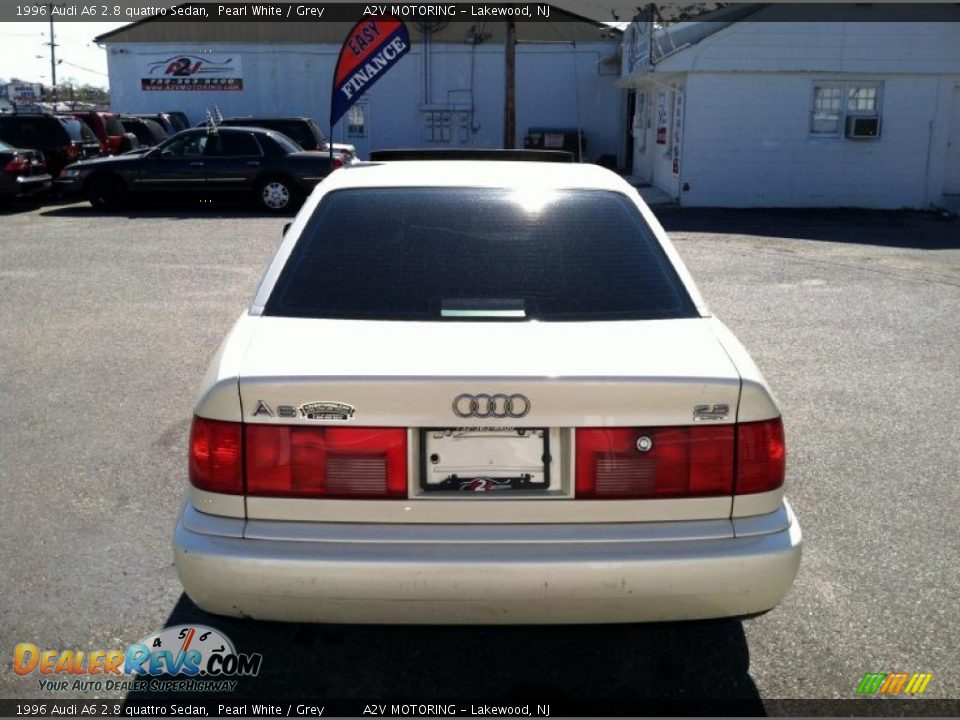 1996 Audi A6 2.8 quattro Sedan Pearl White / Grey Photo #6