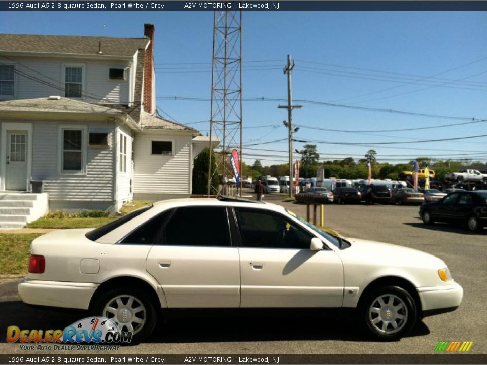 1996 Audi A6 2.8 quattro Sedan Pearl White / Grey Photo #8