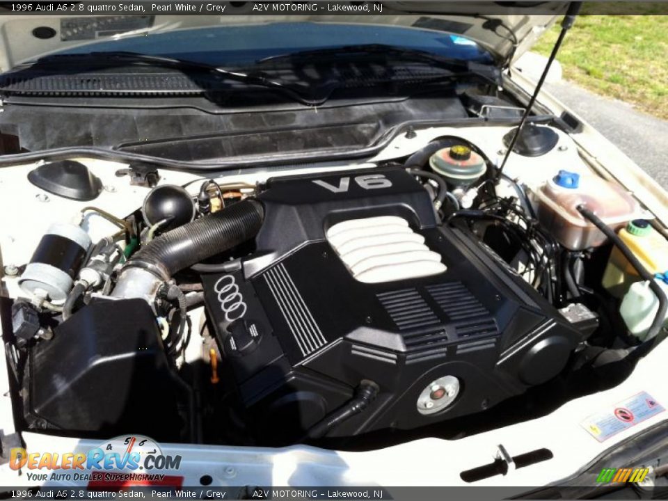 1996 Audi A6 2.8 quattro Sedan Pearl White / Grey Photo #13