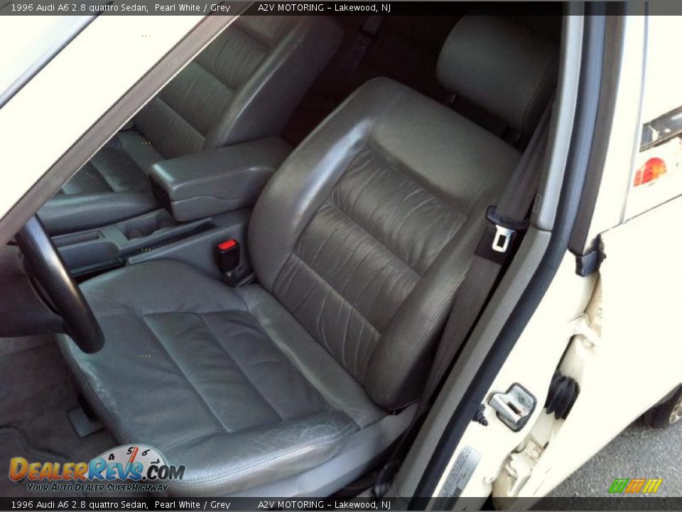 1996 Audi A6 2.8 quattro Sedan Pearl White / Grey Photo #15