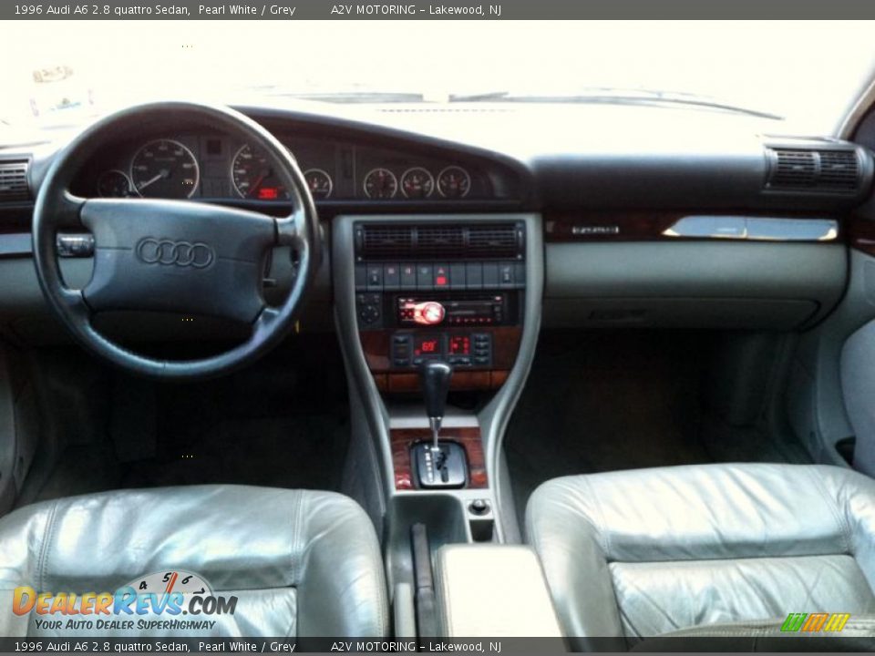 1996 Audi A6 2.8 quattro Sedan Pearl White / Grey Photo #22