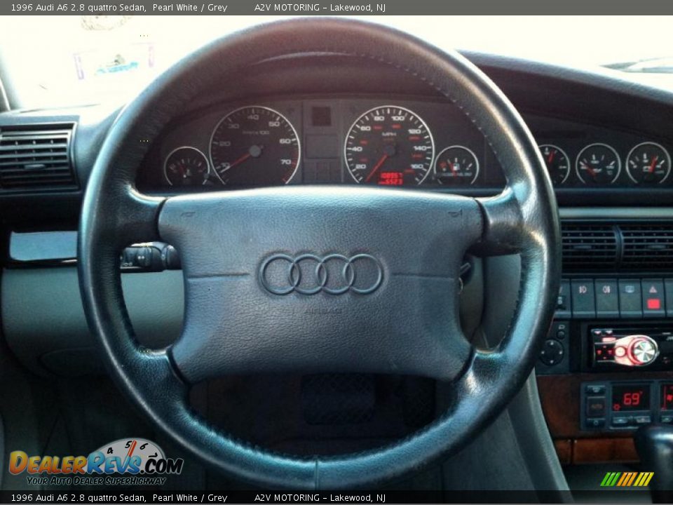 1996 Audi A6 2.8 quattro Sedan Pearl White / Grey Photo #23