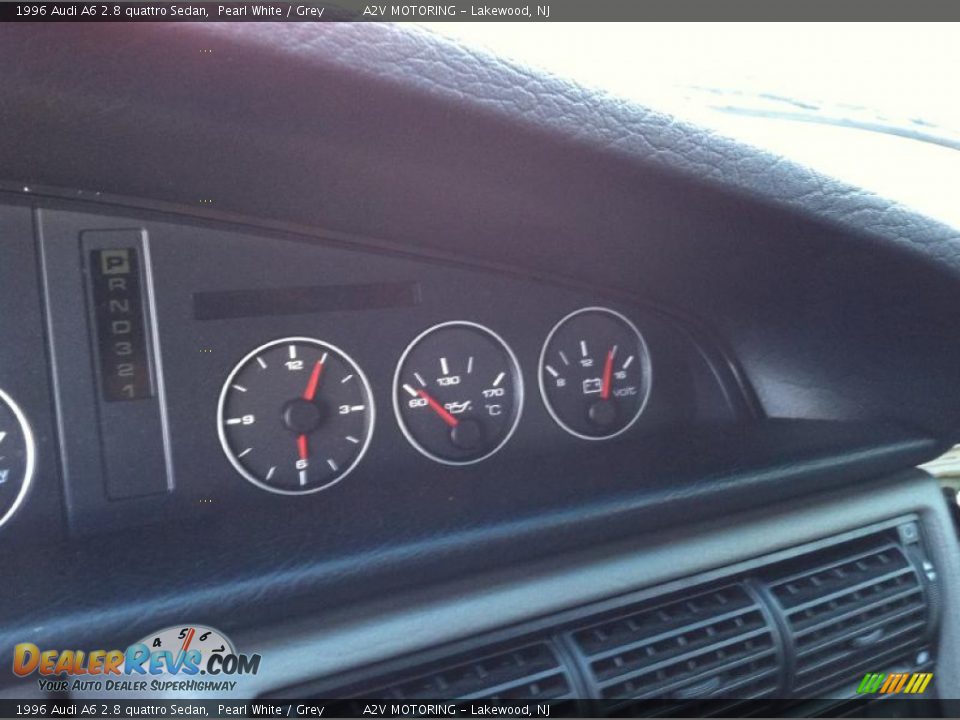 1996 Audi A6 2.8 quattro Sedan Pearl White / Grey Photo #26