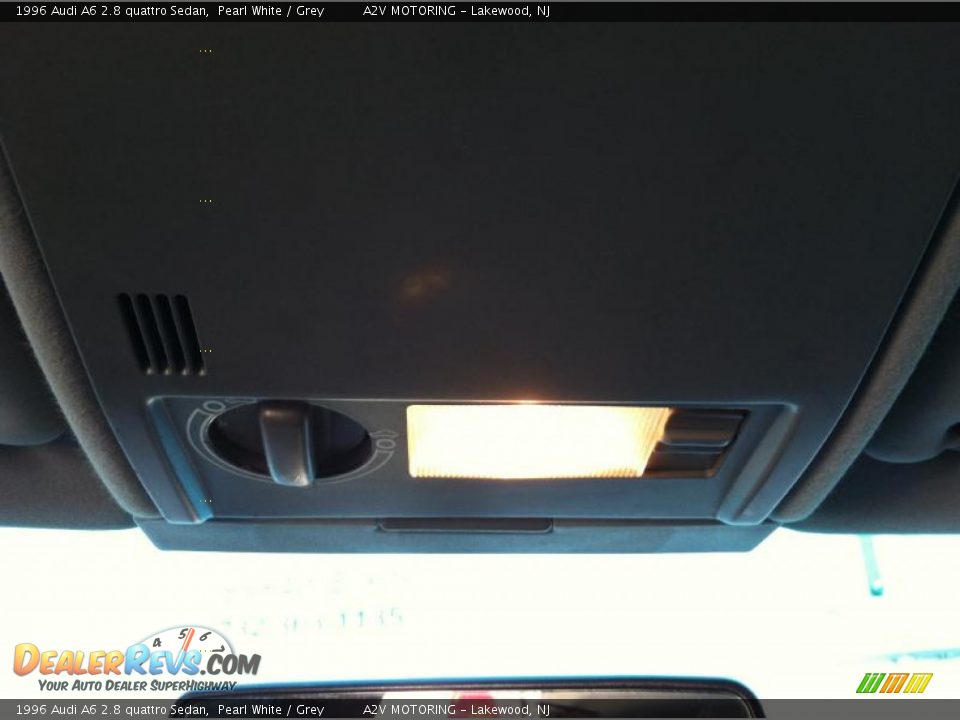 1996 Audi A6 2.8 quattro Sedan Pearl White / Grey Photo #29