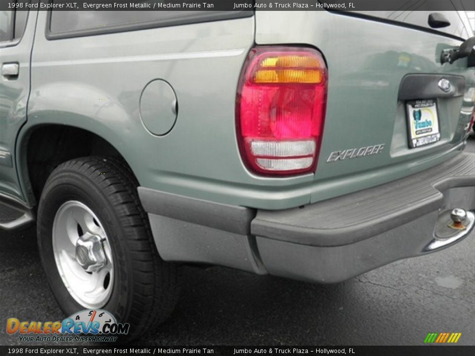 1998 Ford Explorer XLT Evergreen Frost Metallic / Medium Prairie Tan Photo #8