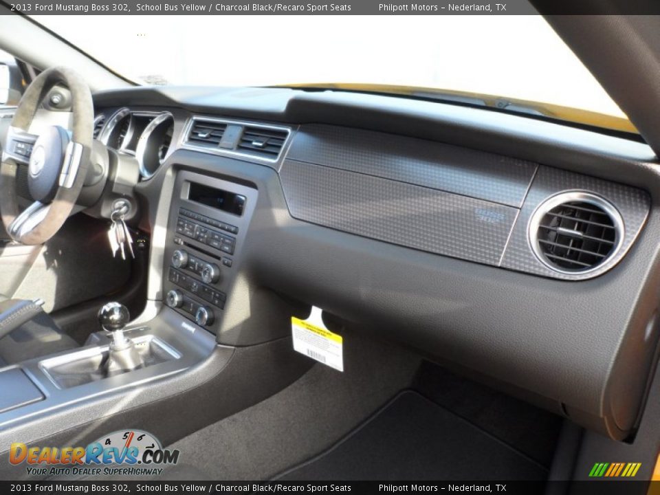 Dashboard of 2013 Ford Mustang Boss 302 Photo #23