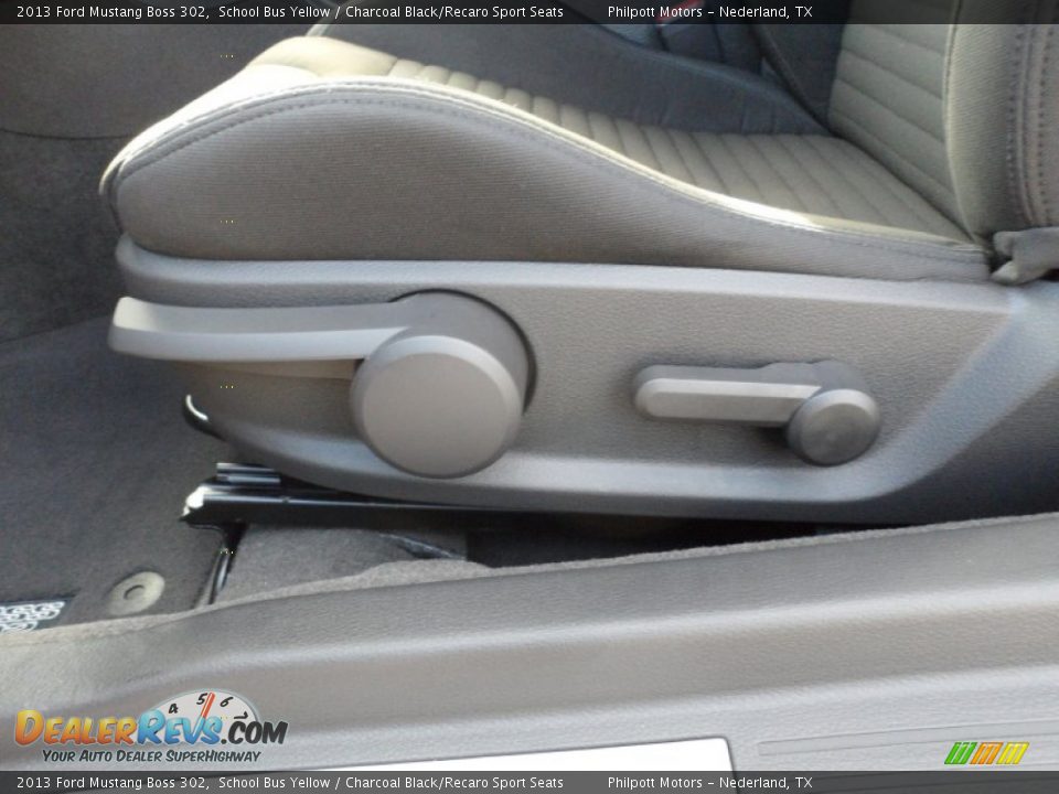 Controls of 2013 Ford Mustang Boss 302 Photo #27