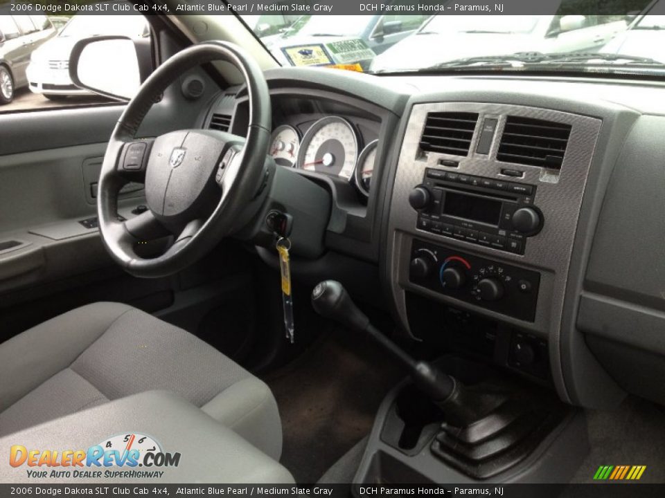 2006 Dodge Dakota SLT Club Cab 4x4 Atlantic Blue Pearl / Medium Slate Gray Photo #16