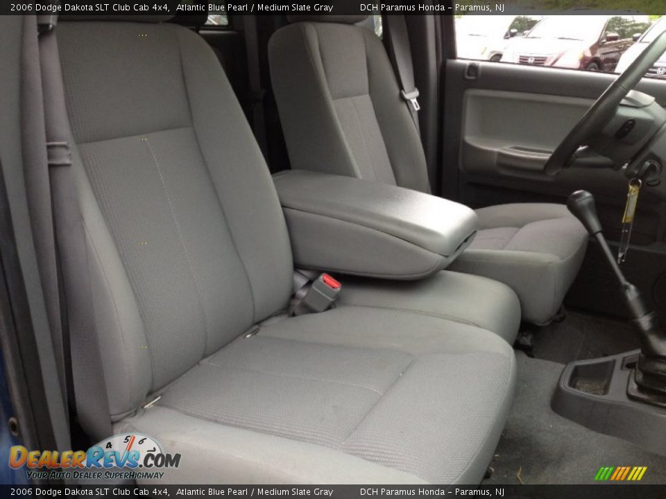 2006 Dodge Dakota SLT Club Cab 4x4 Atlantic Blue Pearl / Medium Slate Gray Photo #17