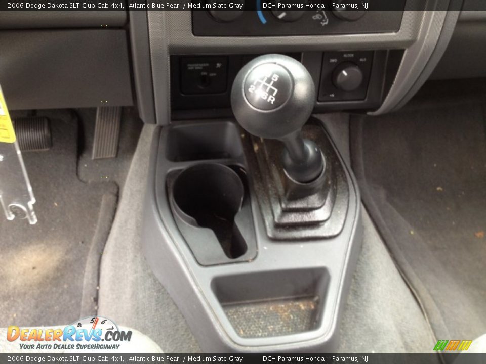 2006 Dodge Dakota SLT Club Cab 4x4 Atlantic Blue Pearl / Medium Slate Gray Photo #24