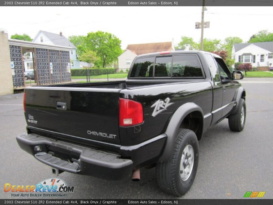 2003 Chevrolet S10 ZR2 Extended Cab 4x4 Black Onyx / Graphite Photo #8