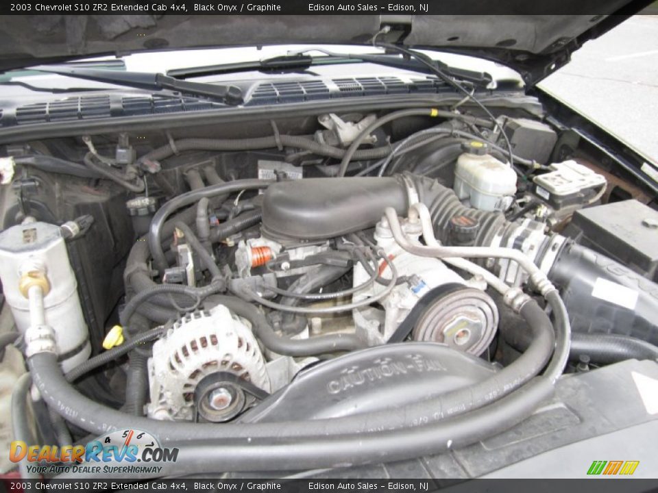 2003 Chevrolet S10 ZR2 Extended Cab 4x4 Black Onyx / Graphite Photo #27