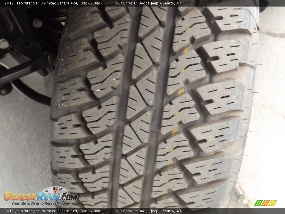 2012 Jeep Wrangler Unlimited Sahara 4x4 Black / Black Photo #17