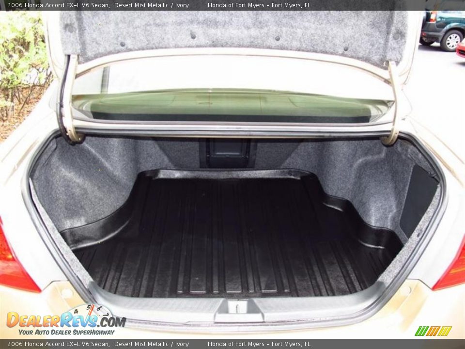 2006 Honda Accord EX-L V6 Sedan Desert Mist Metallic / Ivory Photo #7