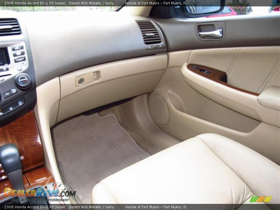 2006 Honda Accord EX-L V6 Sedan Desert Mist Metallic / Ivory Photo #17