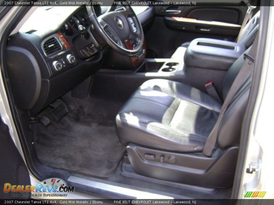 2007 Chevrolet Tahoe LTZ 4x4 Gold Mist Metallic / Ebony Photo #10