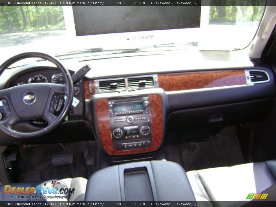2007 Chevrolet Tahoe LTZ 4x4 Gold Mist Metallic / Ebony Photo #12