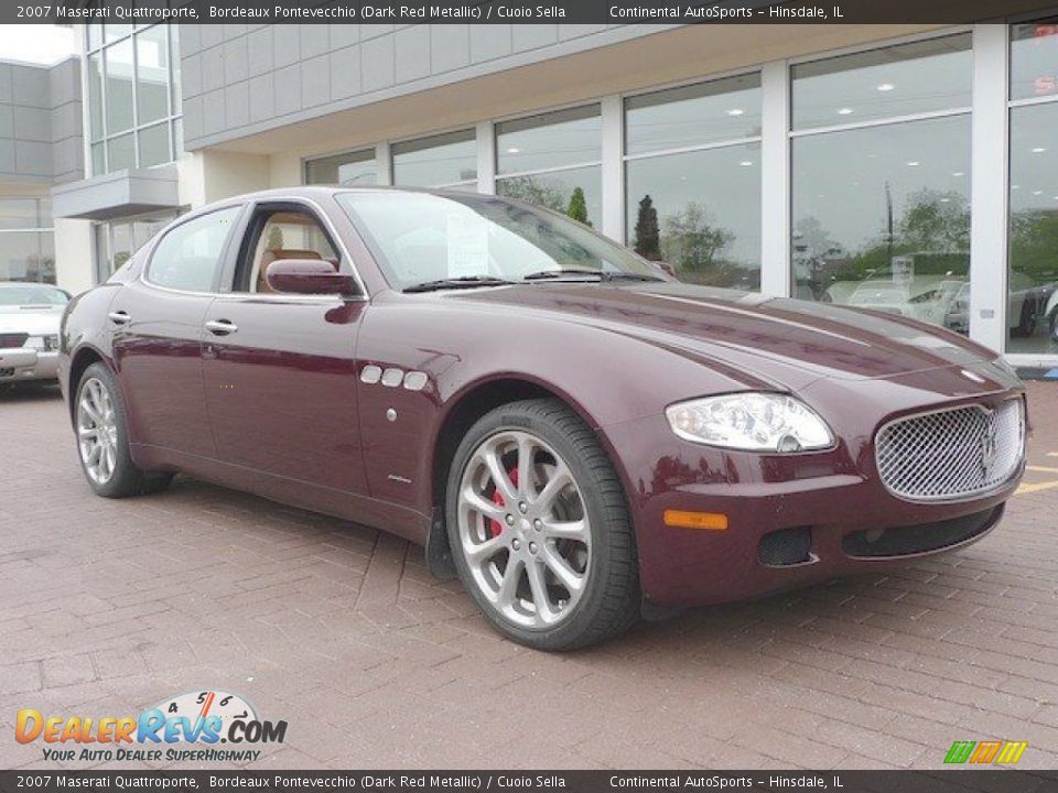 Front 3/4 View of 2007 Maserati Quattroporte  Photo #2
