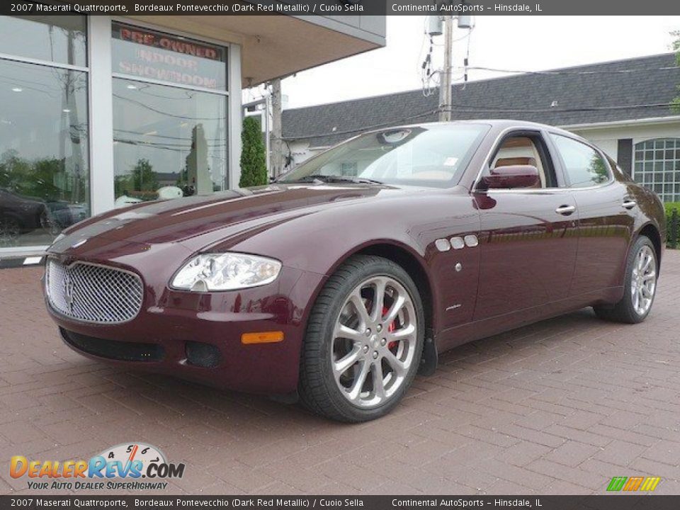 Front 3/4 View of 2007 Maserati Quattroporte  Photo #11