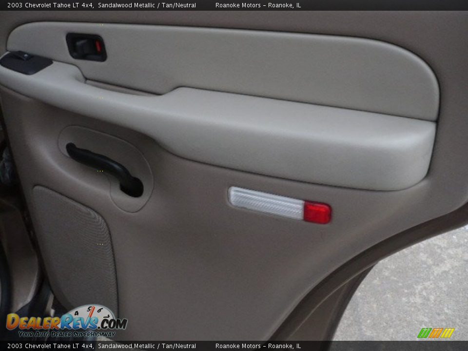2003 Chevrolet Tahoe LT 4x4 Sandalwood Metallic / Tan/Neutral Photo #17