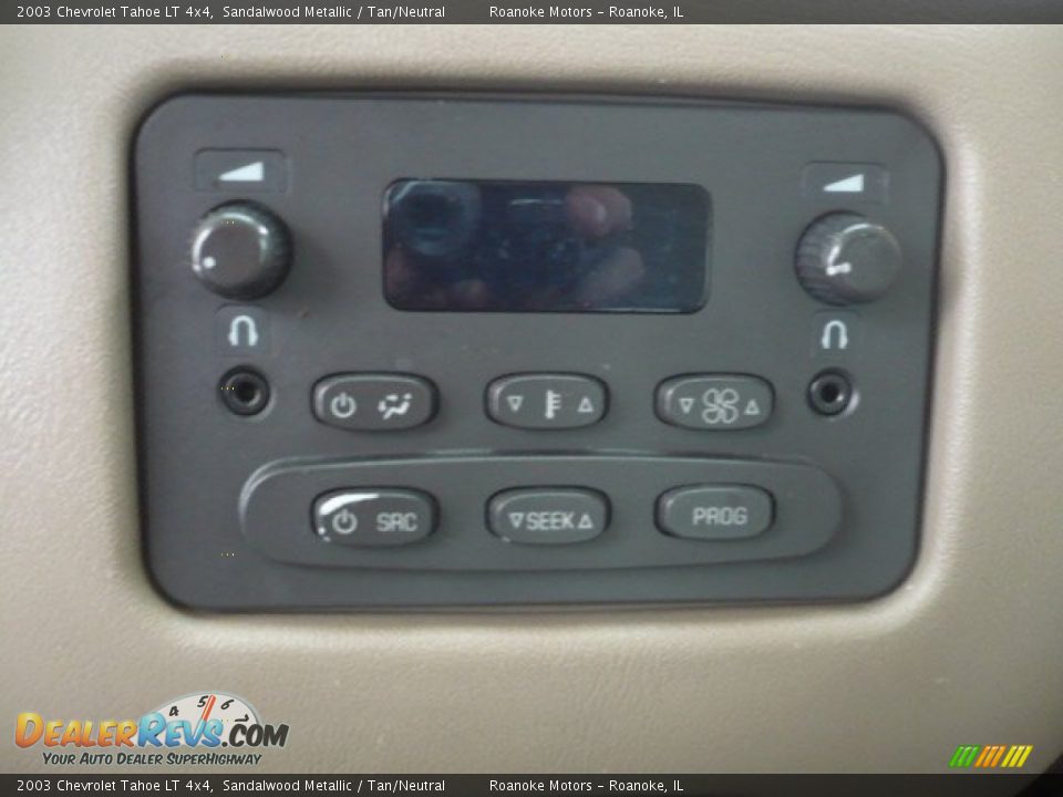 2003 Chevrolet Tahoe LT 4x4 Sandalwood Metallic / Tan/Neutral Photo #23