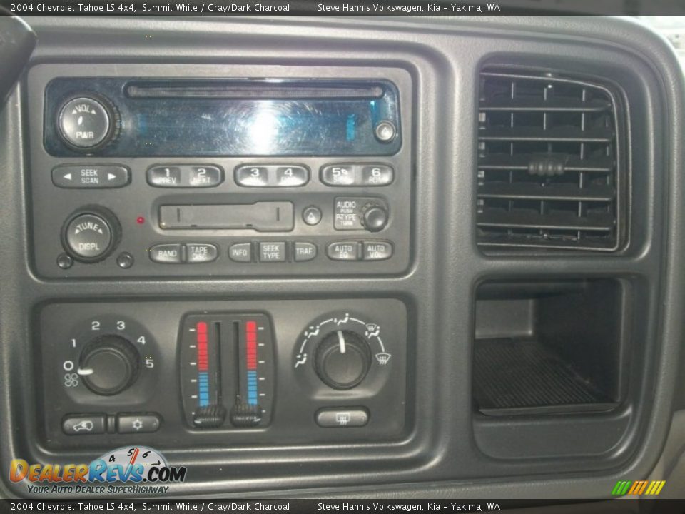 2004 Chevrolet Tahoe LS 4x4 Summit White / Gray/Dark Charcoal Photo #14