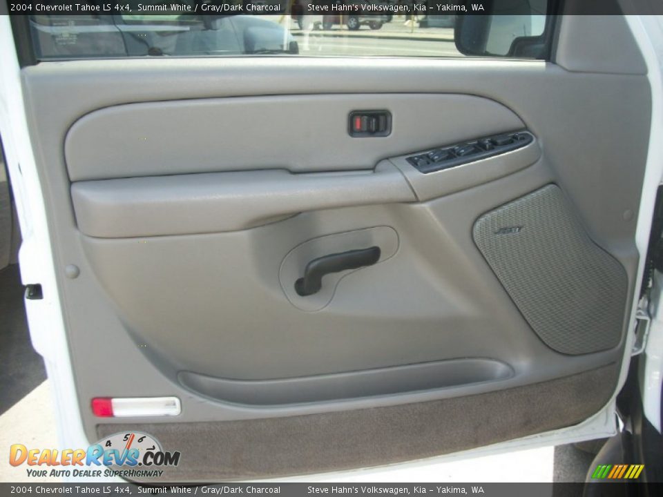 2004 Chevrolet Tahoe LS 4x4 Summit White / Gray/Dark Charcoal Photo #19