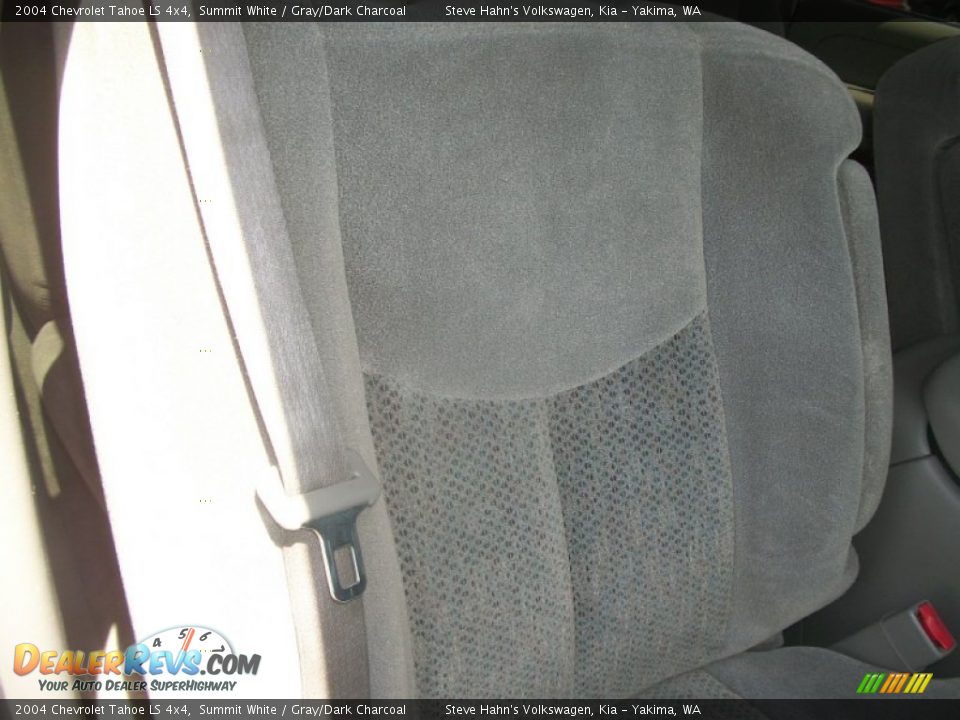 2004 Chevrolet Tahoe LS 4x4 Summit White / Gray/Dark Charcoal Photo #22