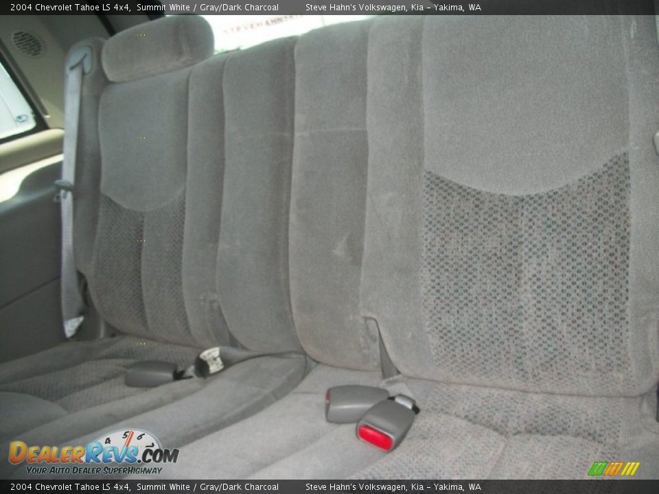 2004 Chevrolet Tahoe LS 4x4 Summit White / Gray/Dark Charcoal Photo #28