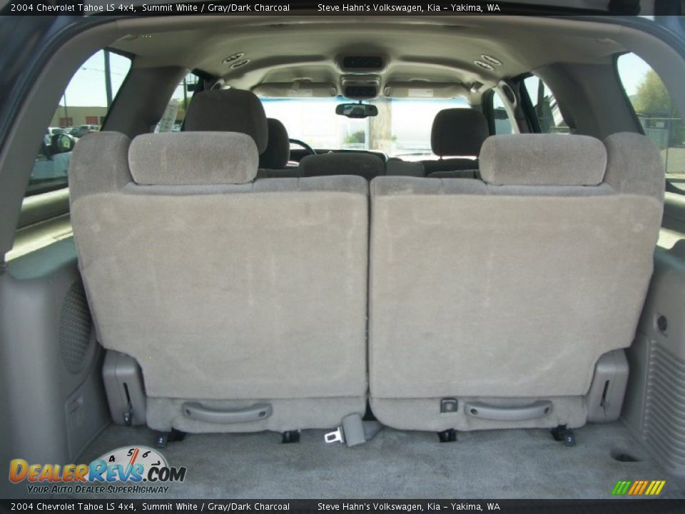2004 Chevrolet Tahoe LS 4x4 Summit White / Gray/Dark Charcoal Photo #31