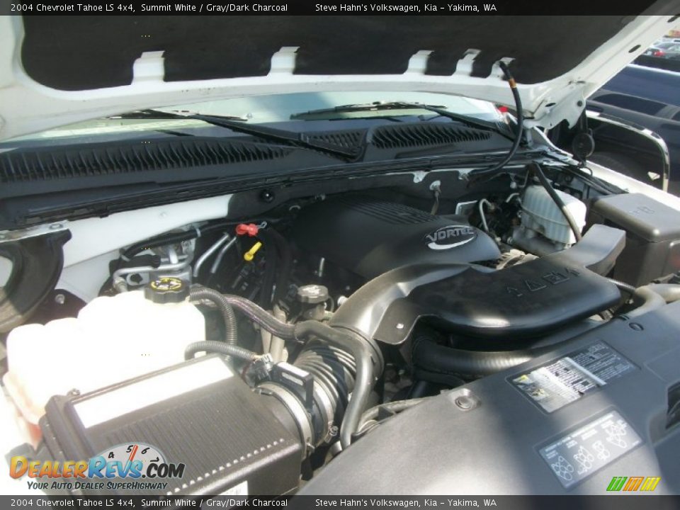 2004 Chevrolet Tahoe LS 4x4 Summit White / Gray/Dark Charcoal Photo #33