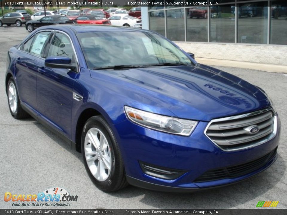 Front 3/4 View of 2013 Ford Taurus SEL AWD Photo #2