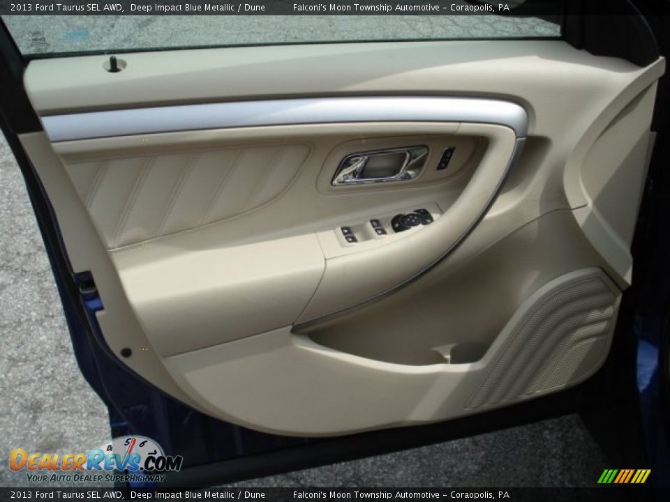 Door Panel of 2013 Ford Taurus SEL AWD Photo #12