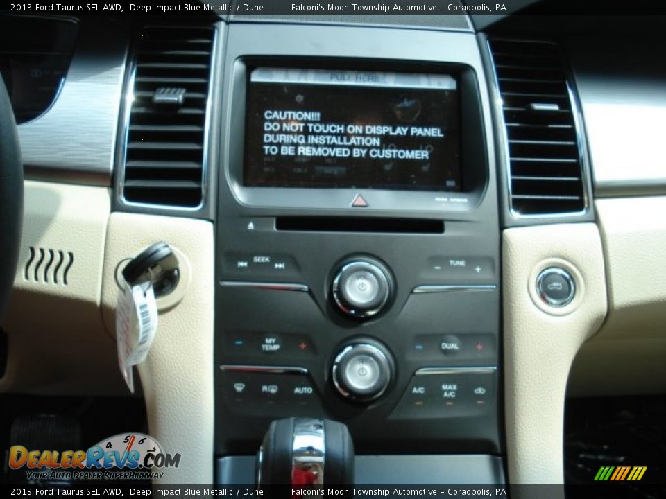 Controls of 2013 Ford Taurus SEL AWD Photo #15