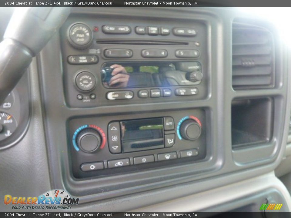 2004 Chevrolet Tahoe Z71 4x4 Black / Gray/Dark Charcoal Photo #13