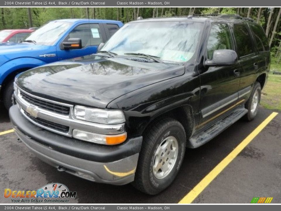 2004 Chevrolet Tahoe LS 4x4 Black / Gray/Dark Charcoal Photo #1