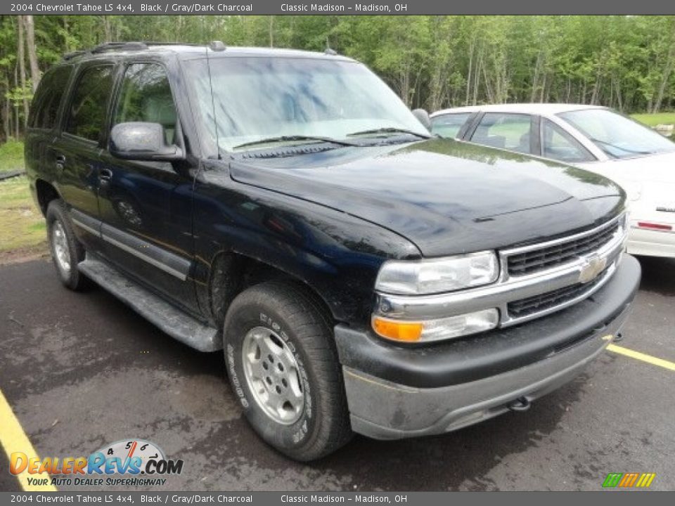 2004 Chevrolet Tahoe LS 4x4 Black / Gray/Dark Charcoal Photo #2