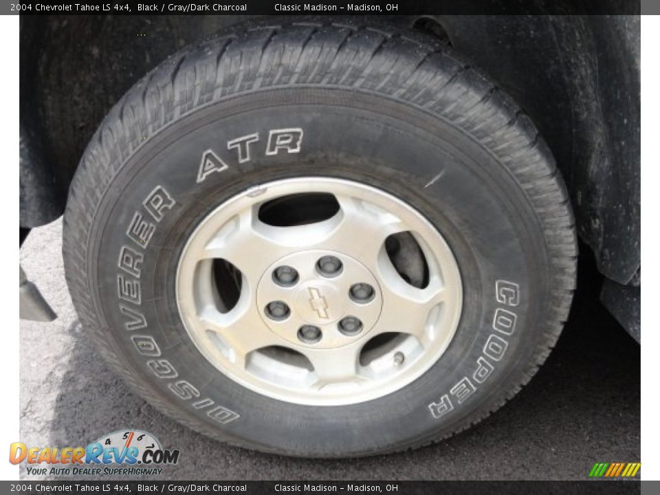 2004 Chevrolet Tahoe LS 4x4 Black / Gray/Dark Charcoal Photo #3