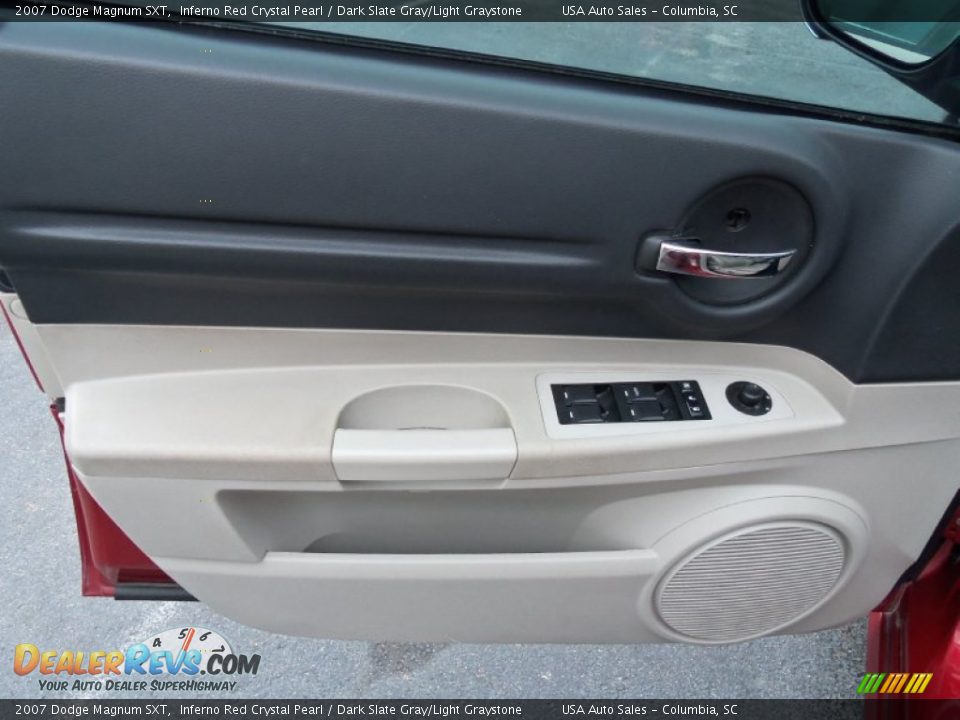 2007 Dodge Magnum SXT Inferno Red Crystal Pearl / Dark Slate Gray/Light Graystone Photo #9