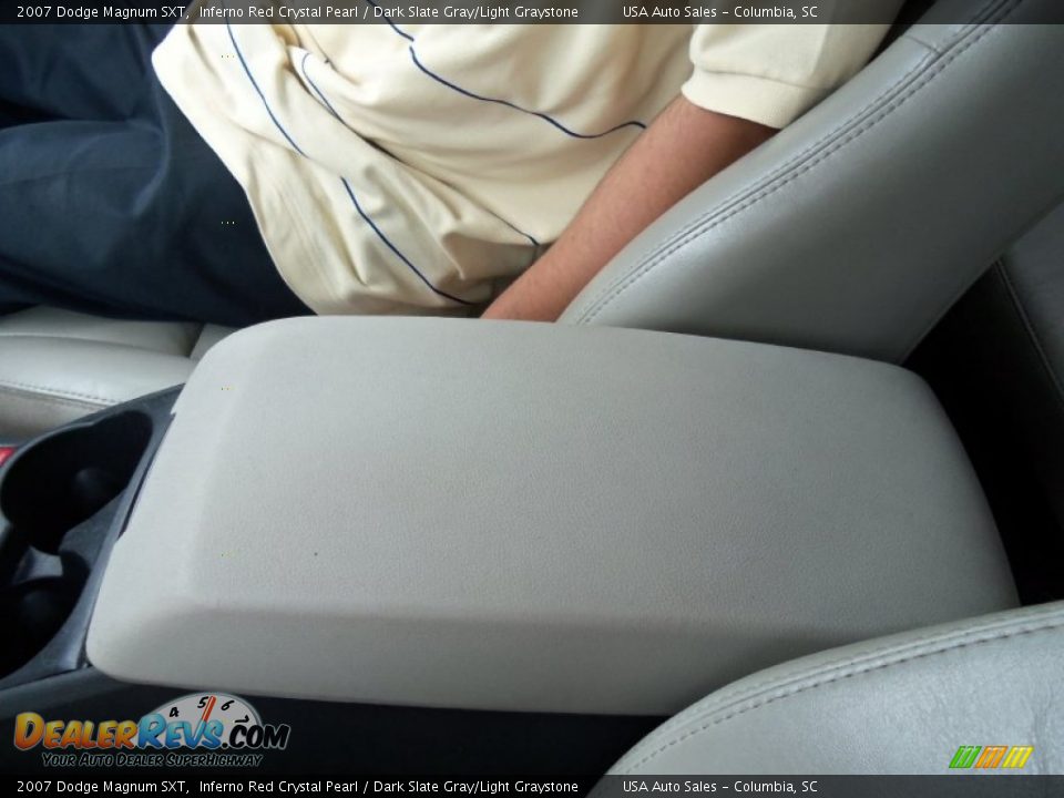 2007 Dodge Magnum SXT Inferno Red Crystal Pearl / Dark Slate Gray/Light Graystone Photo #17