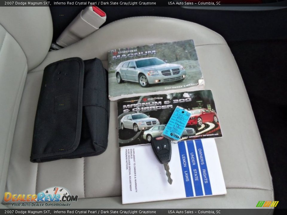 2007 Dodge Magnum SXT Inferno Red Crystal Pearl / Dark Slate Gray/Light Graystone Photo #33