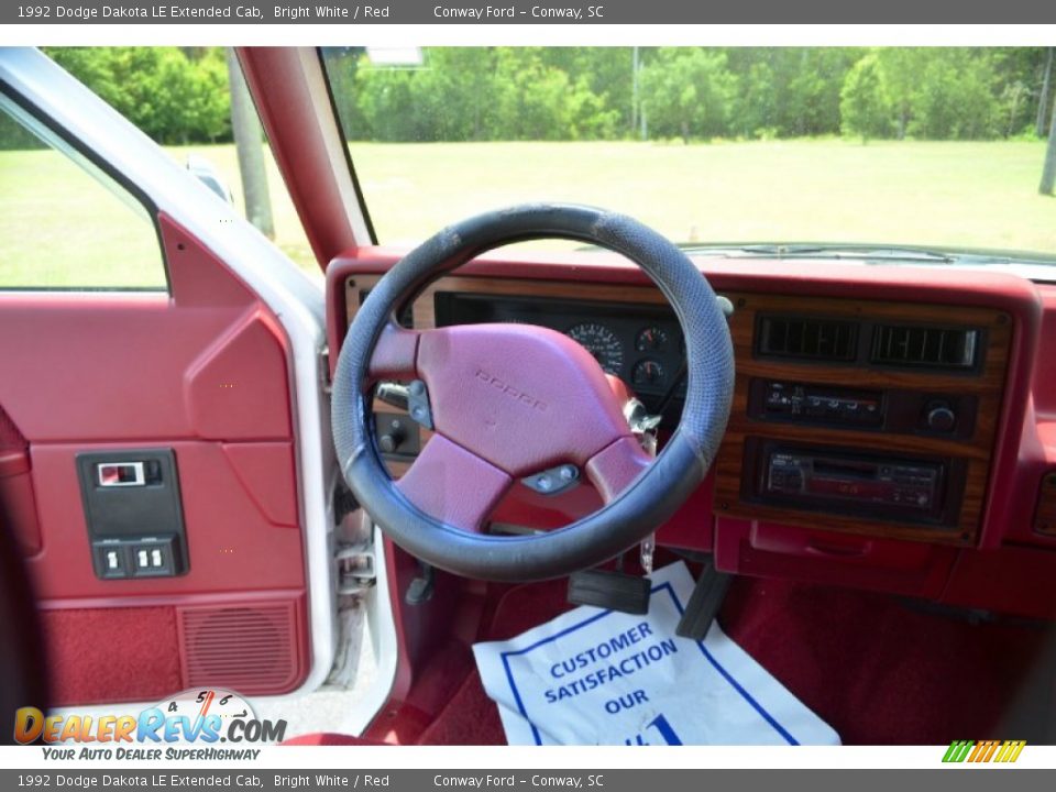 1992 Dodge Dakota LE Extended Cab Bright White / Red Photo #14