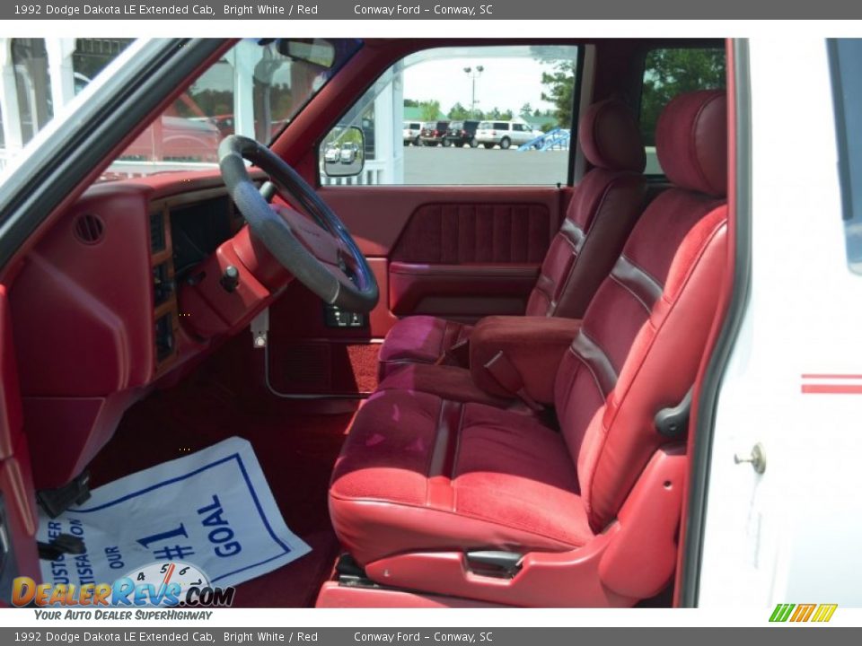 1992 Dodge Dakota LE Extended Cab Bright White / Red Photo #19
