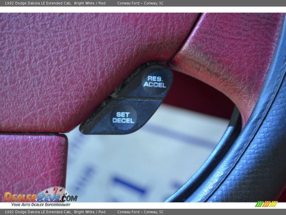 1992 Dodge Dakota LE Extended Cab Bright White / Red Photo #22